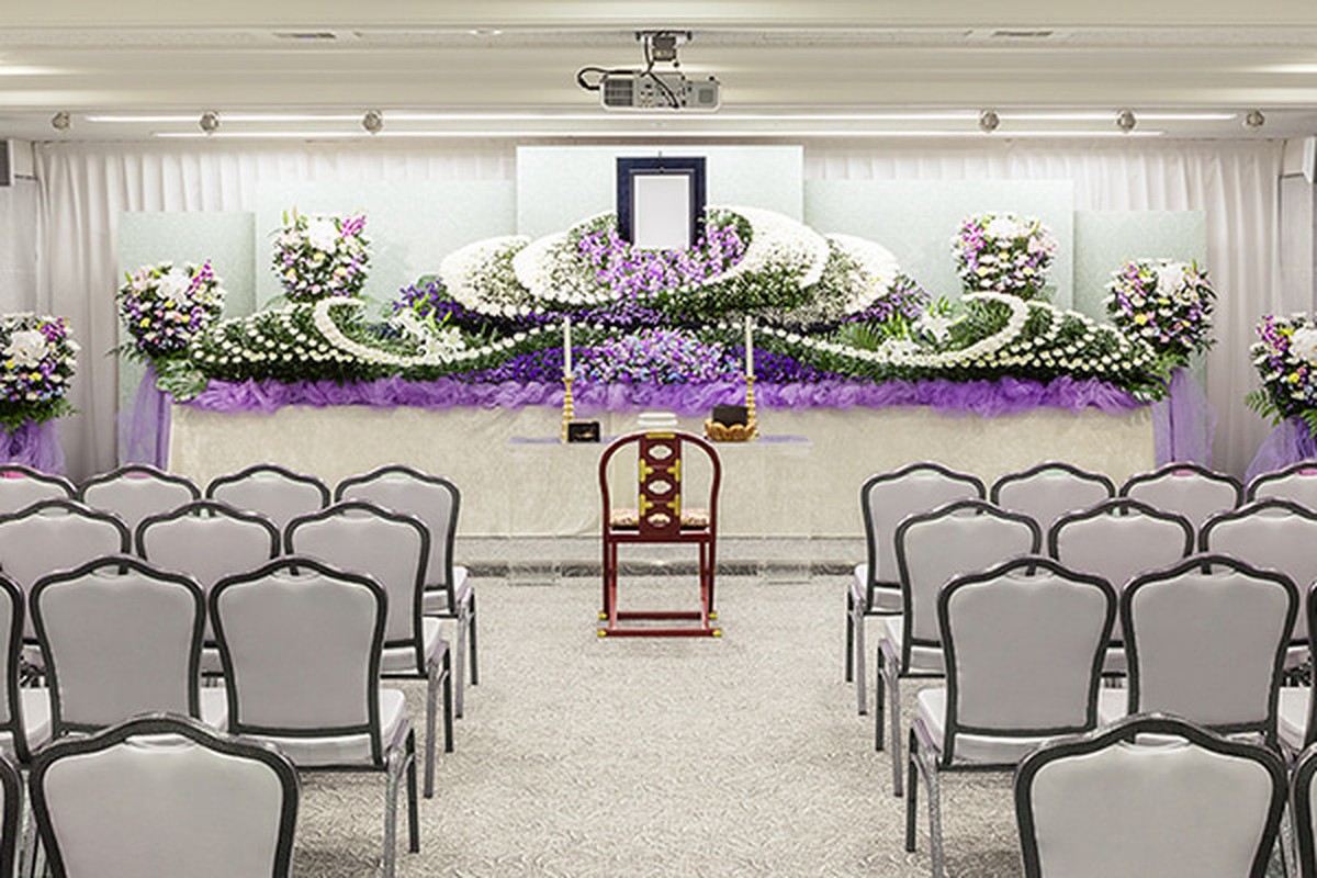 戸田葬祭場 光の間
